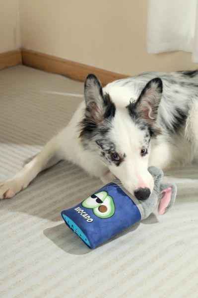 M-pets Dog Toy Roger - Играчка за куче авокадо Роджър за лакомства с уши