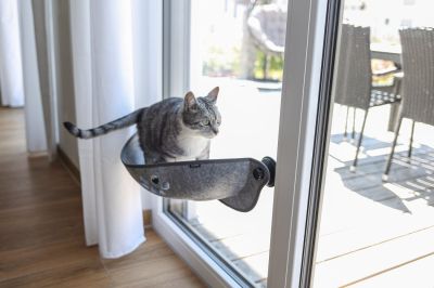Kerbl - Filzino Hammock - легло за прозорец за котки до 12 кг.,70/26/26 см.