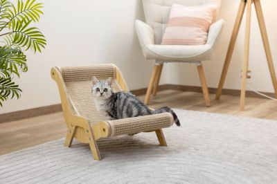 Kerbl Lounger Sundowner – Луксозен дървен шезлонг за котки и Драскало в едно 52 / 37 см