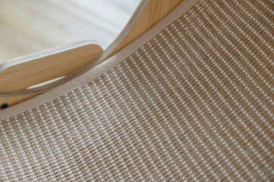 Kerbl Lounger Sundowner – Луксозен дървен шезлонг за котки и Драскало в едно 52 / 37 см