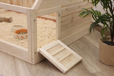 Kerbl Luxury wooden home for Guinea pigs - Луксозен дървен дом за Морски свинчета 114 / 76 / 40 см